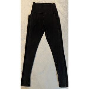 Aerie offline leggings
Medium 
Excellent condition